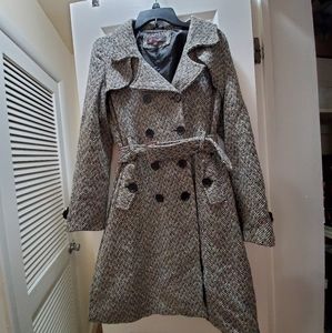 Houndstooth trenchcoat